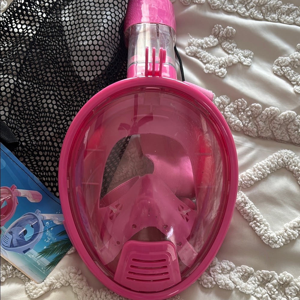 Used once snorkle mask!
